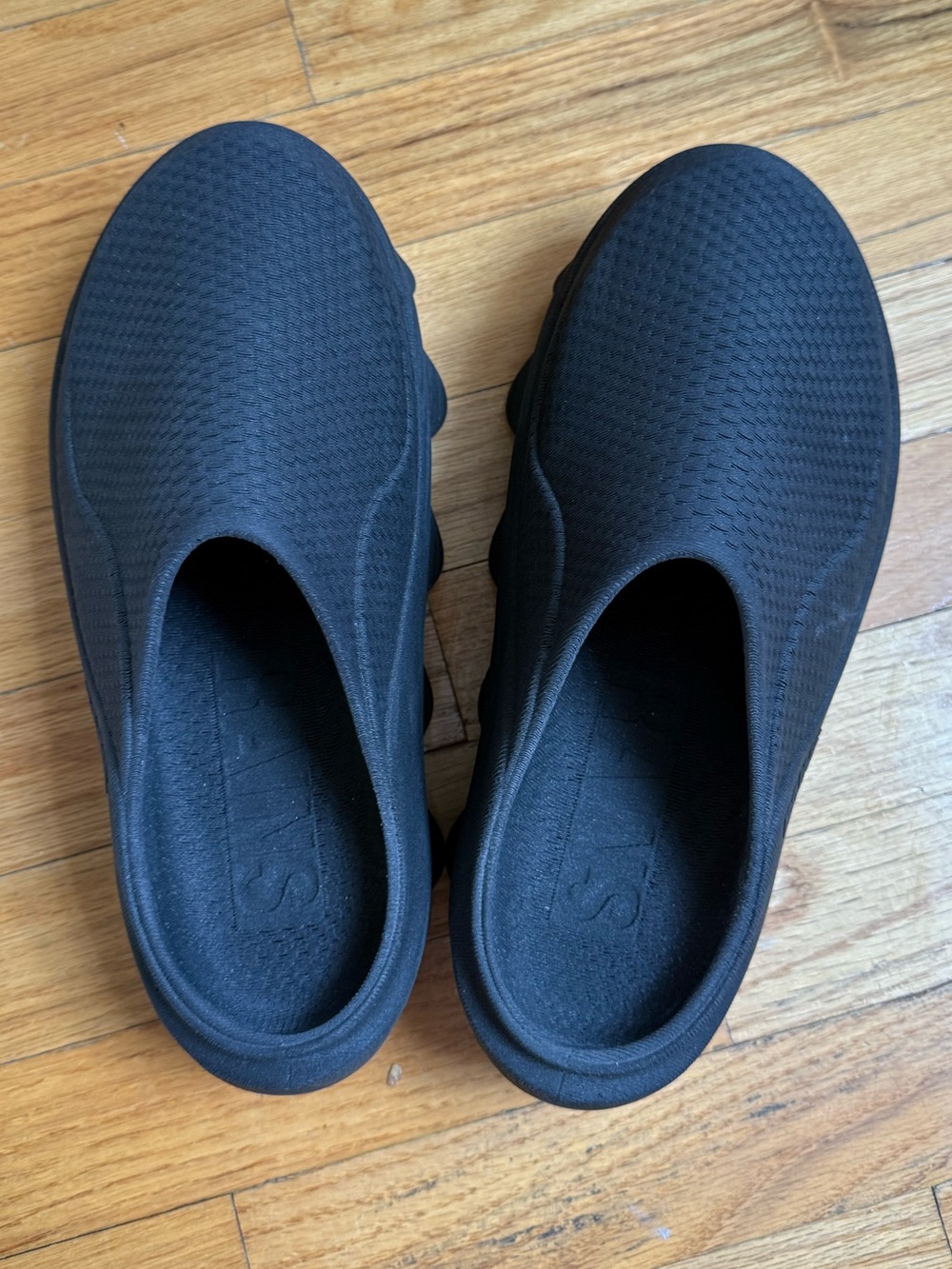 Rains 3D printed Zip-Mule Black Chunky Slip-On Clog 8.5 US Men